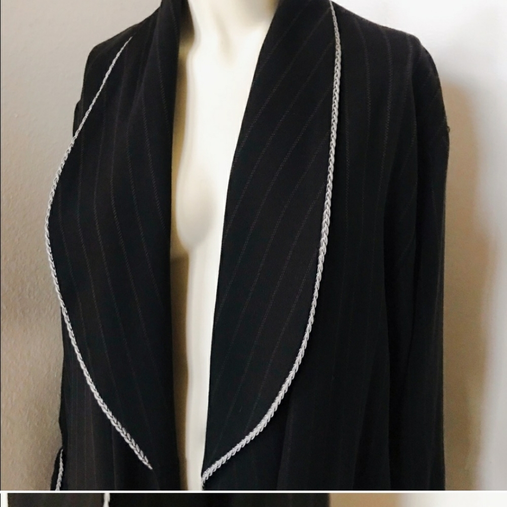 Vintage ⚡️ Black Striped Robe
